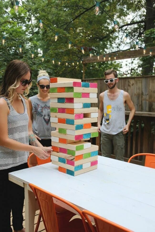 Во что поиграть вдвоем с ребенком. Jenga giant игра настольная. Необычные развлечения для детей. Творческие развлечения для детей. Необычная Дженга.