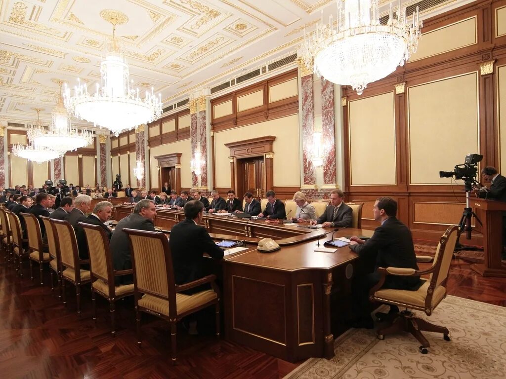 государственный служащий. ранхигс санкт-петербург внутри. кабинет министров. кабинет президента рф в доме правительства. госслужба в правительстве.