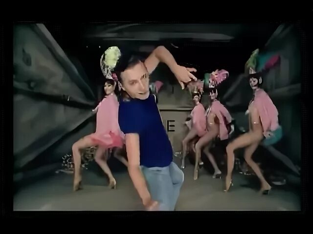 Михаил гребенщиков батоны. Михаил гребенщиков танцы-обниманцы клип. Клип михаила гребенщикова твои батоны. Гребенщиков батоны. Михаил гребенщиков булки.