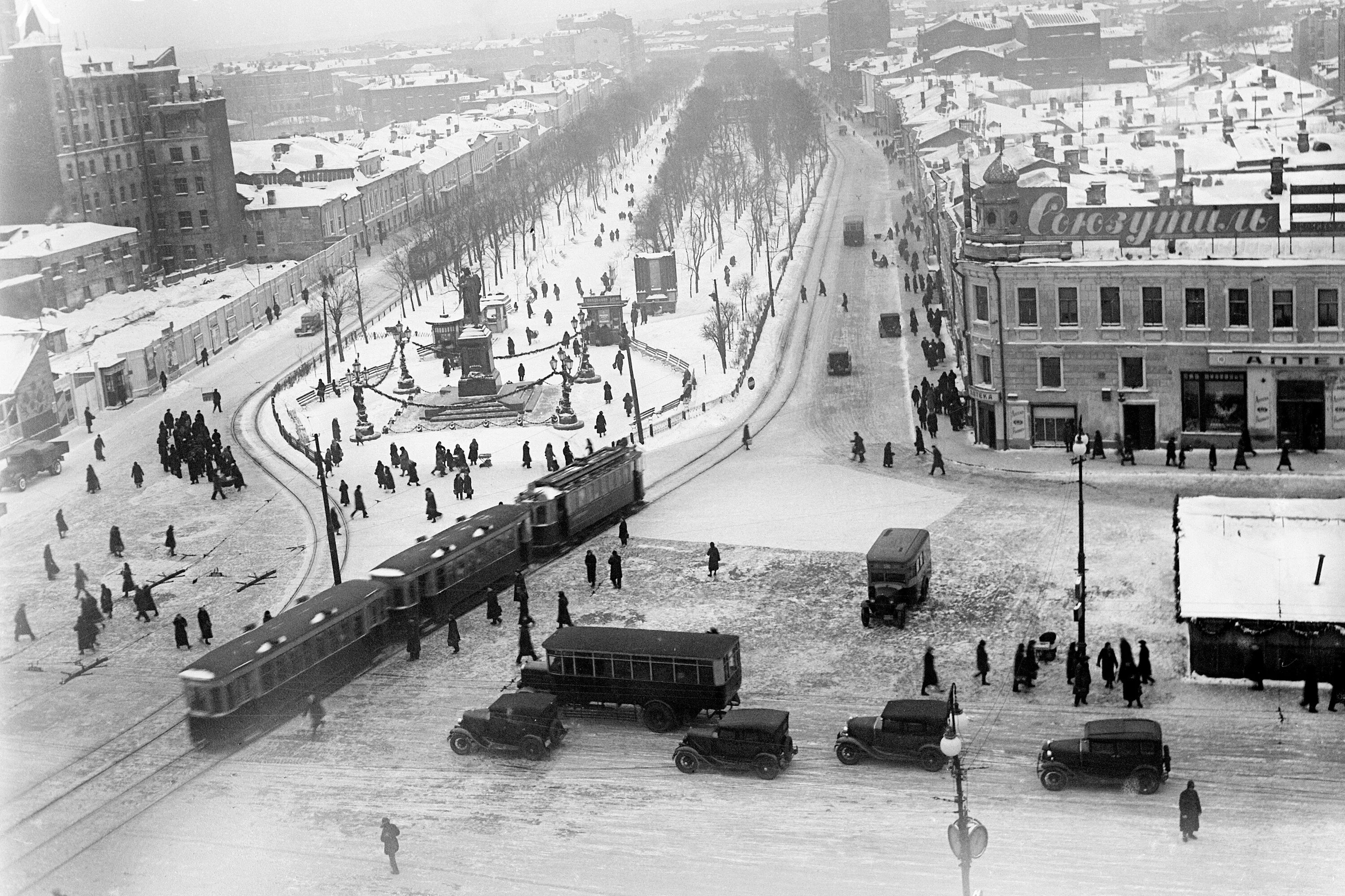 Тверской бульвар 1920-е. Тверской бульвар 1930. Тверской бульвар 1910. Тверская улица в 30е годы. Улицы москвы 1930 годов