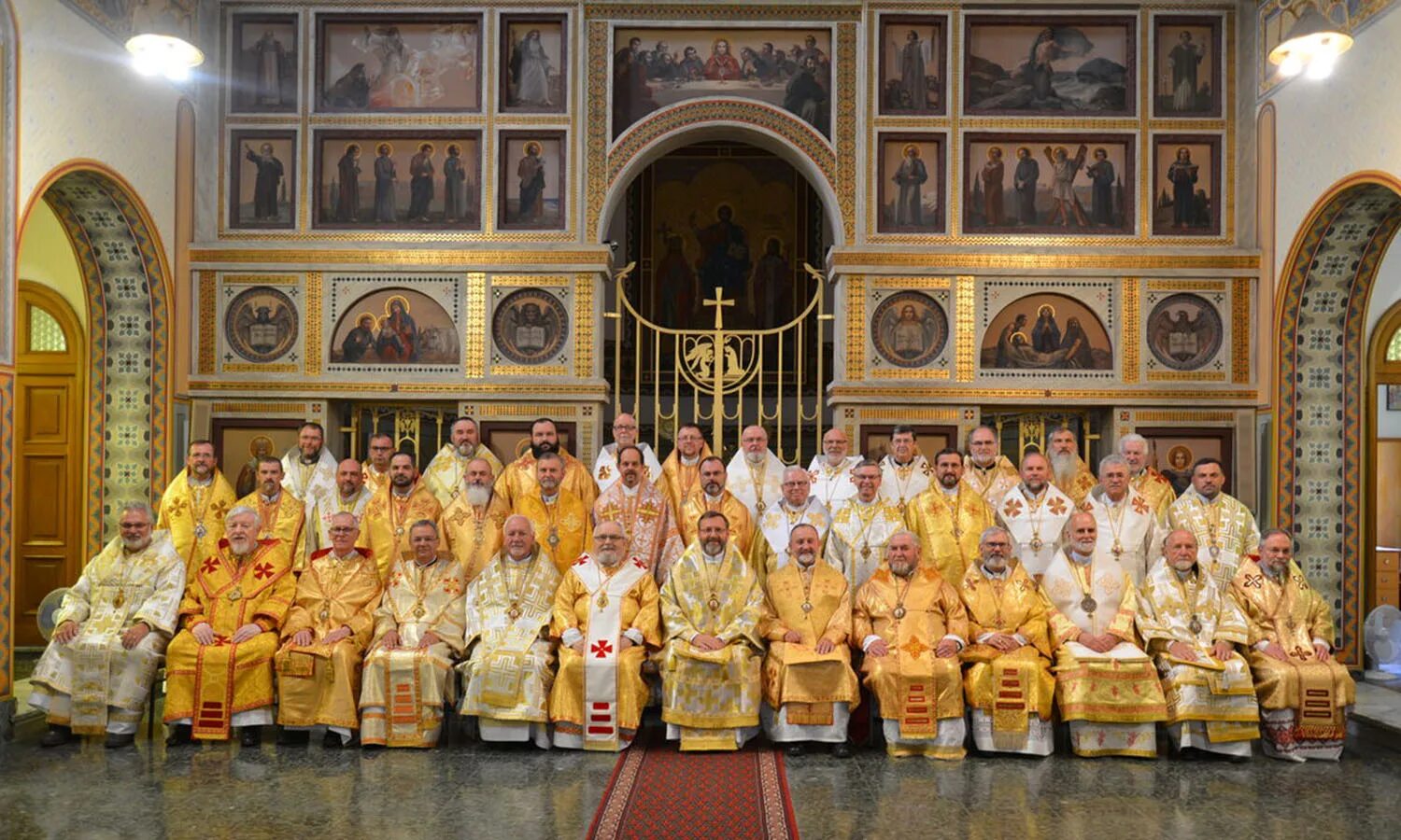 христианский храм устройство храма. устройство православного храма схема. внешнее устройство православного храма. иерархия в православной церкви. люди в церкви.