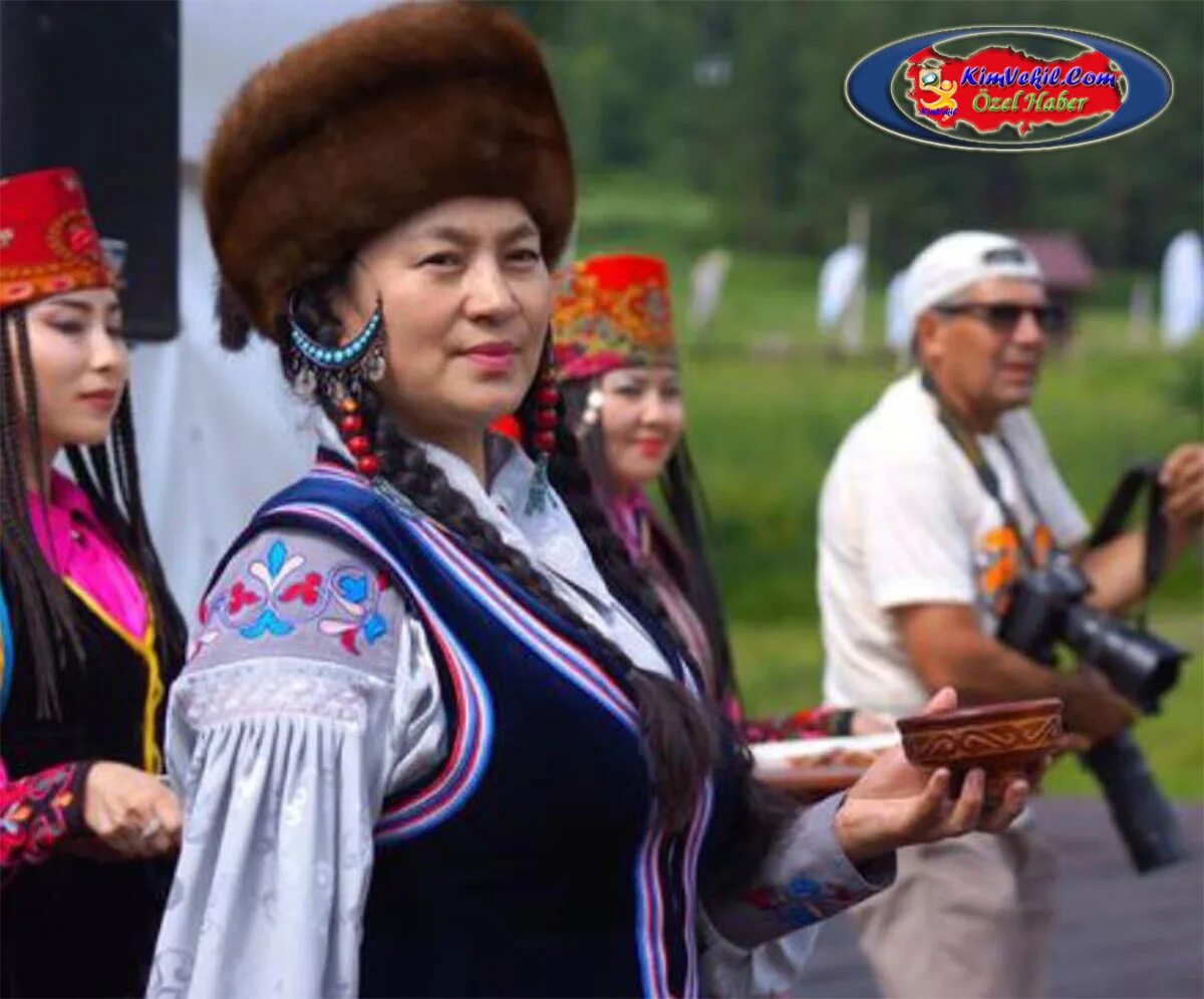 народность хакасы. хакасы кызылец. одежда хакас национальная хакасия. харатай таскараков. хакасски ныне.