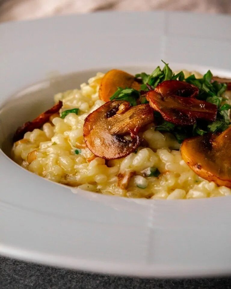 Ризотто с овощами. Ризотто с овощами и рисом. Ризотто дель фатторе. Рис для ризотто италия. Итальянское ризотто.