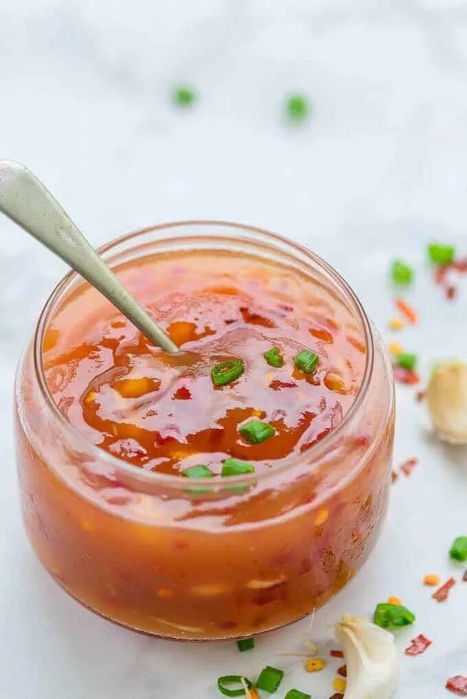Sweet chili. Соус Thai Sweet Chili Sauce. Thai Sweet Chili. Соус для Макания. Соус для Макания овощных палочек.