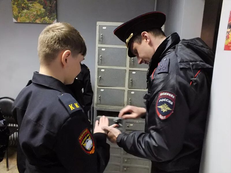 Вакансии в полиции москвы для мужчин. Вакансии в полиции москвы для мужчин. Зимняя форма полиции. Опера полиция. Туристическая полиция москва.