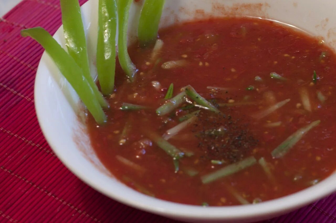 Черемша жареная с томатом. Черемша в томатном соусе тушеная. Хьонк черемша. Черемша в томате. Черемша тушеная в томате.