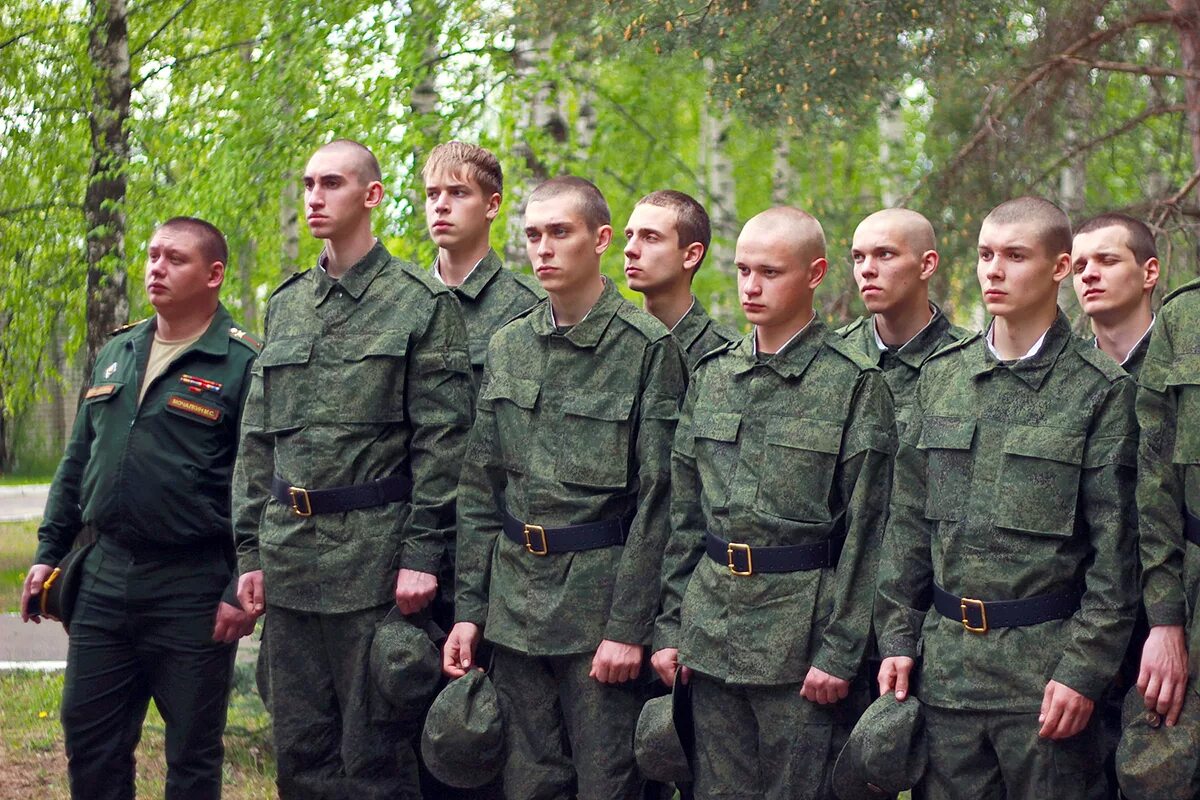 Номер призывного пункта. Призывной пункт в Дзержинске Нижегородской области. Призывники. Военный призыв. Сборный пункт призывников.