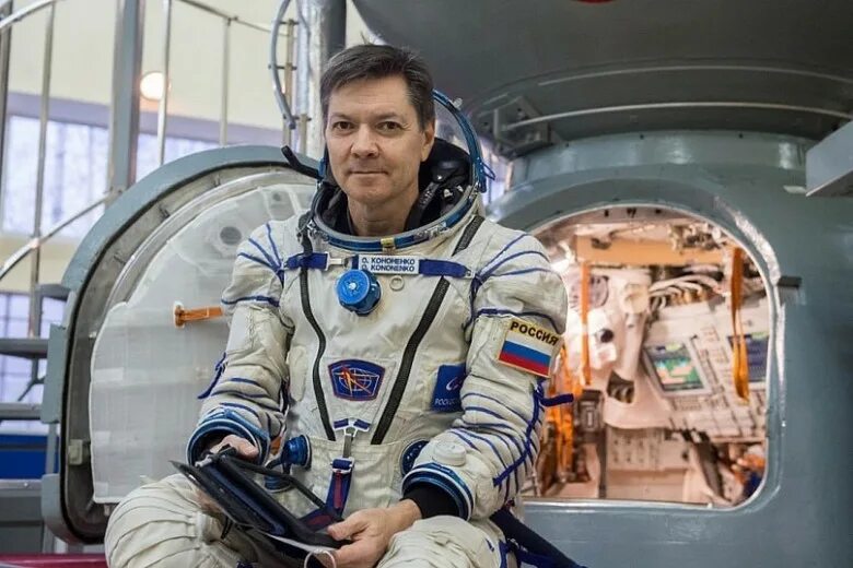 Космонавты на борту мкс сейчас. Станция мкс внутри. Кто более года провел в космосе. Кто более года провел в космосе. Кто более года провел в космосе.