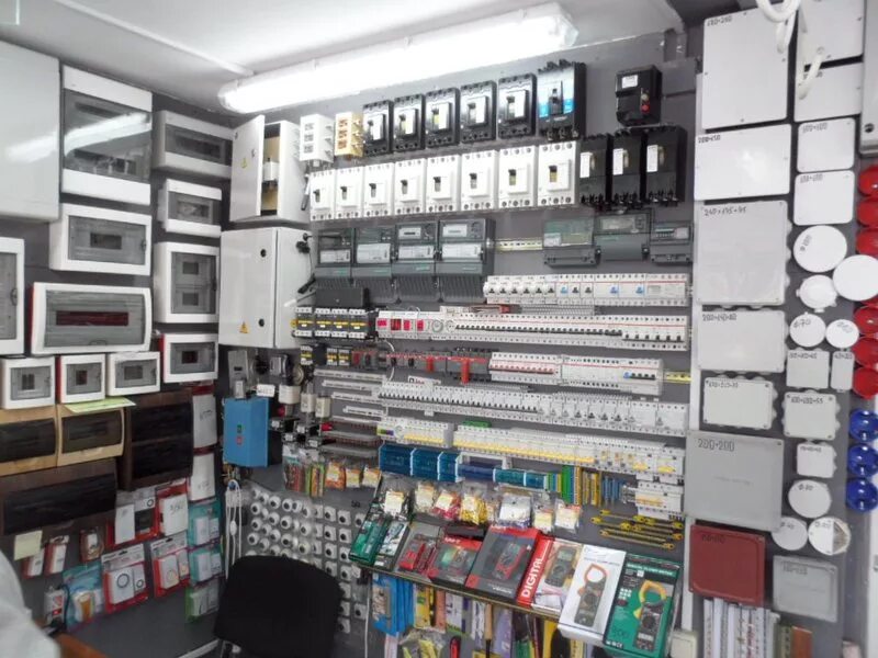 склад электрооборудования. склад электротоваров. авс электроматериалы. склад электротоваров. склад электроники.