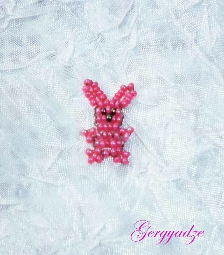 Кролик из бисера объемный. Игрушки из бисера. Кролик из бисера объемный. Зайчик из бисера. Заяц из бисера для начинающих.