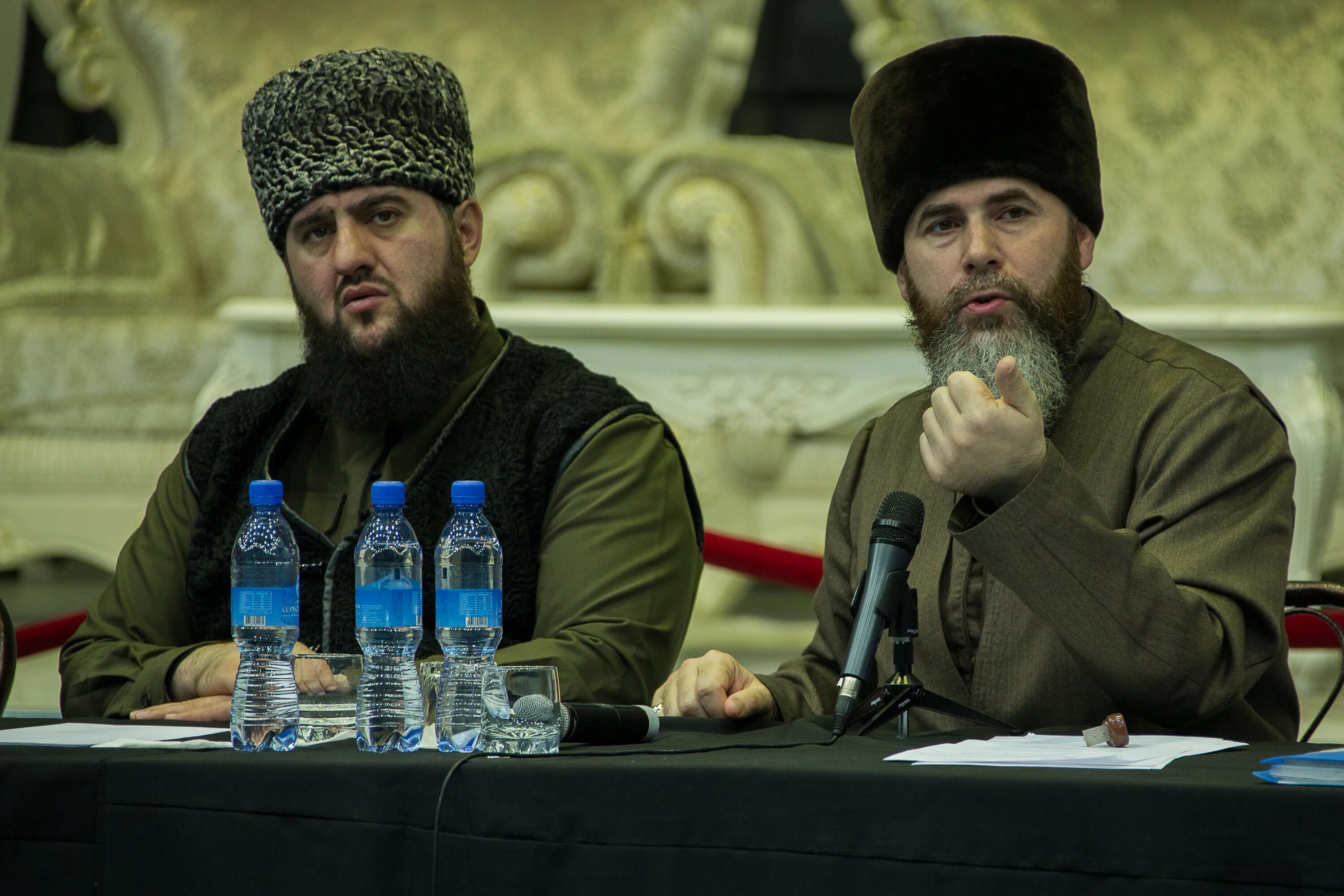 Рамзан алиевич бизаев. Муфтий кадырова адам шахидов. Шамиль басаев и рамзан кадыров. Имам шамиль кадыров. Имам рамзана кадырова.