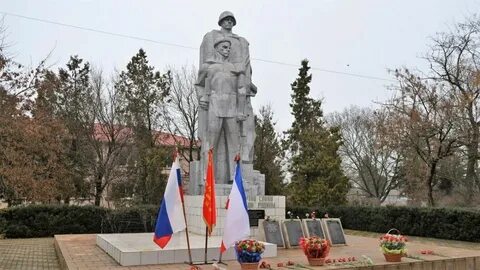 Памятники первомайском