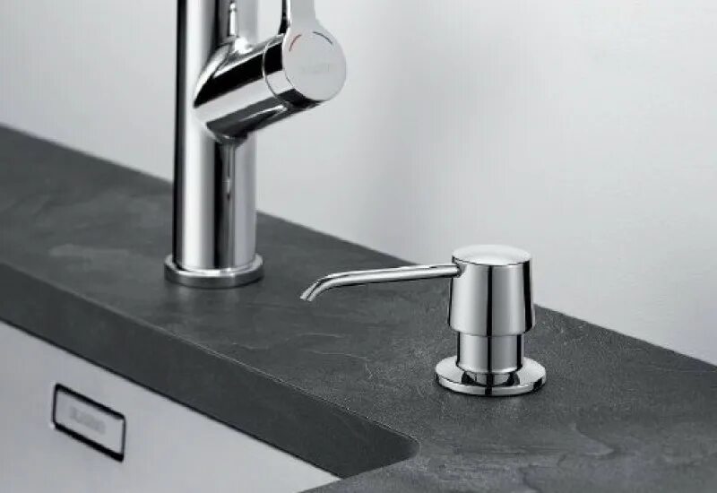 Дозатор в столешницу. Диспенсер кухонный soap pump. Дозаторы для жидкого мыла встраиваемый в мойку. Дозатор для жидкого мыла врезной hb411 хром. Дозатор встраиваемый в мойку.