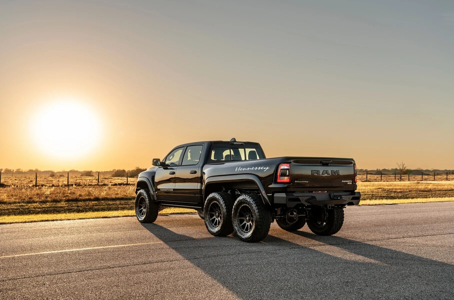 Dodge ram trx mammoth 1000. Ram 1500 trx mammoth 1000. Dodge mammoth. Ram trx hennessey mammoth 1000. Hennessey mammoth 1000 trx.