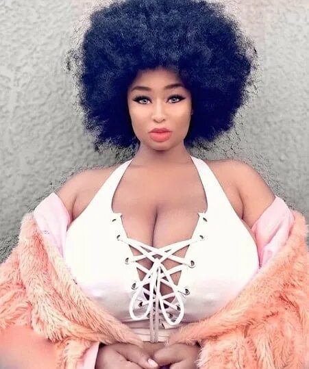 Kim manana 2022. Kim manana. Kim manana curvy plus size. Ким манана. Kim manana age.