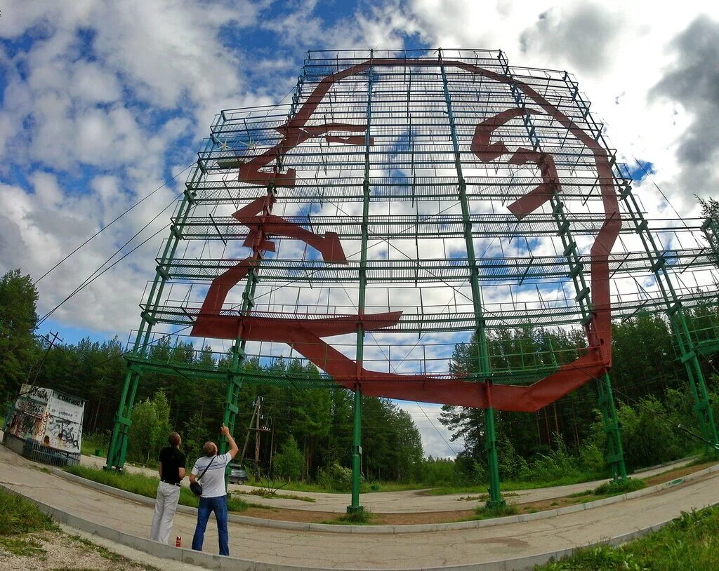 ленин ухта. профиль ленина ухта. статуя ленина ухта первомайская площадь.