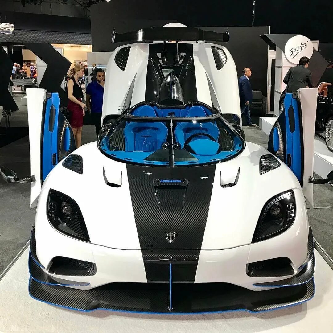 Сервер агеры. Кенигсегг АГЕРА. Koenigsegg Agera RS. АГЕРА РС 1. Кенигсегг АГЕРА РС 1.