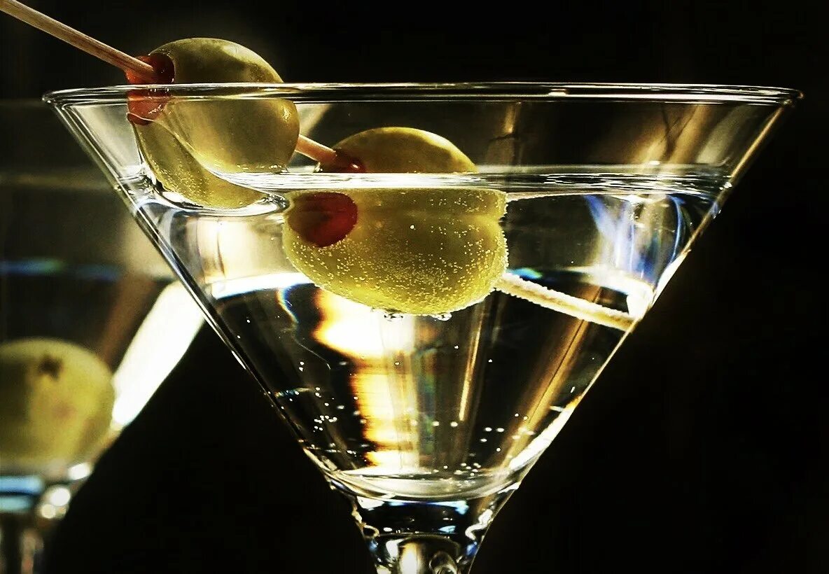 Вермут martini bianco 0,5 л. Закуска к коньяку. Коктейли с вермутом мартини бьянко. Коктейль мартини с тоником. Мартини вермут(бьянко, россо).