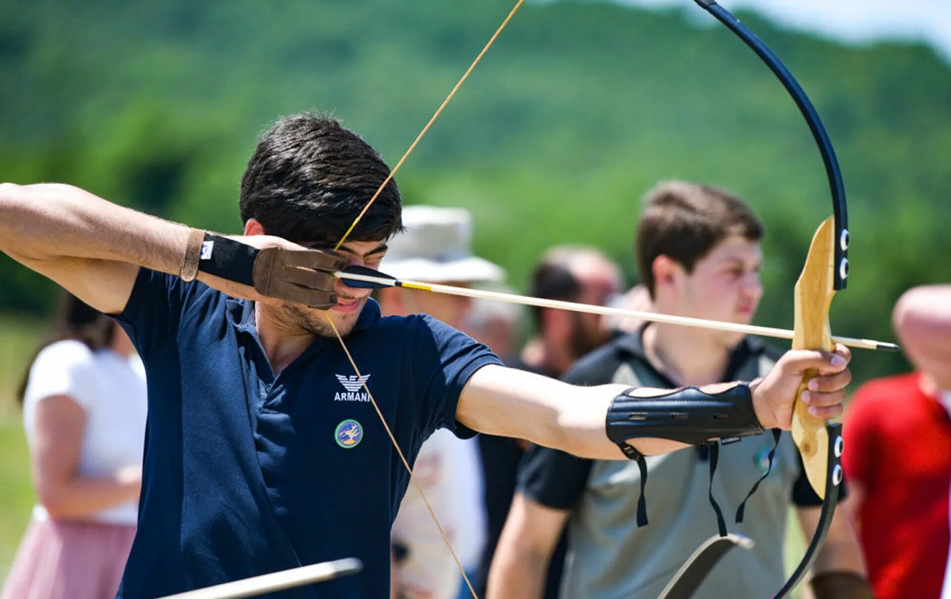 Archeri спортивный archery лук. Лук и стрелы. Охотничий лук. Английский лук лонгбоу. Кидает лук.