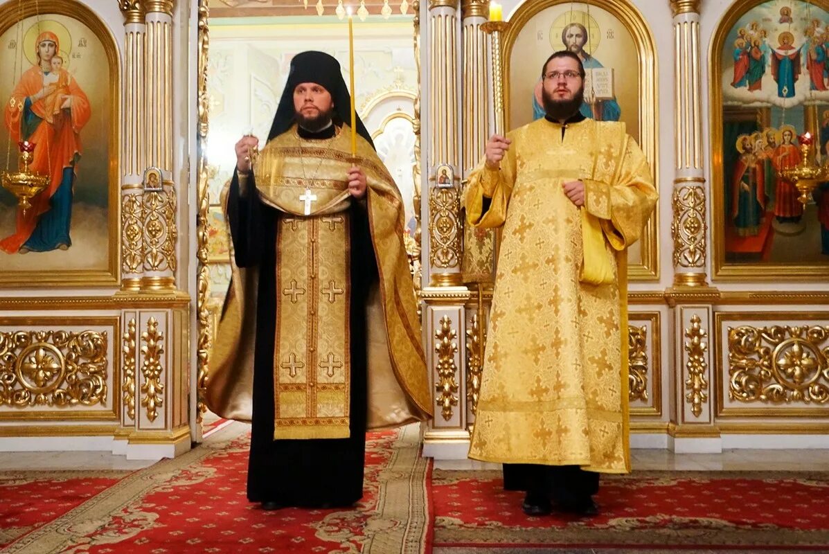 Митрополит никандр пилишин. Иеромонах никандр пилишин. никандр пилишин иподьякон святейшего.