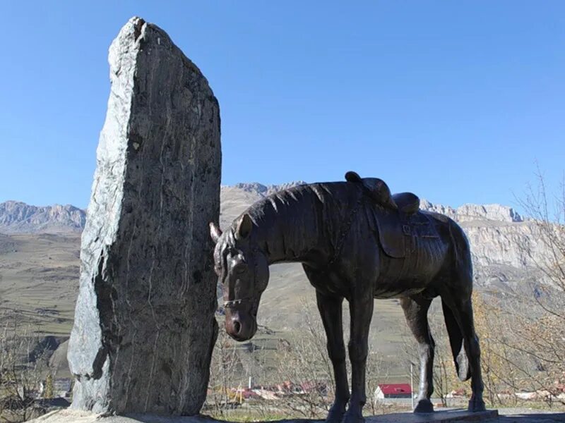 лошадь бежит. если верный конь. верный конь. конь верный друг казака. если верный конь.