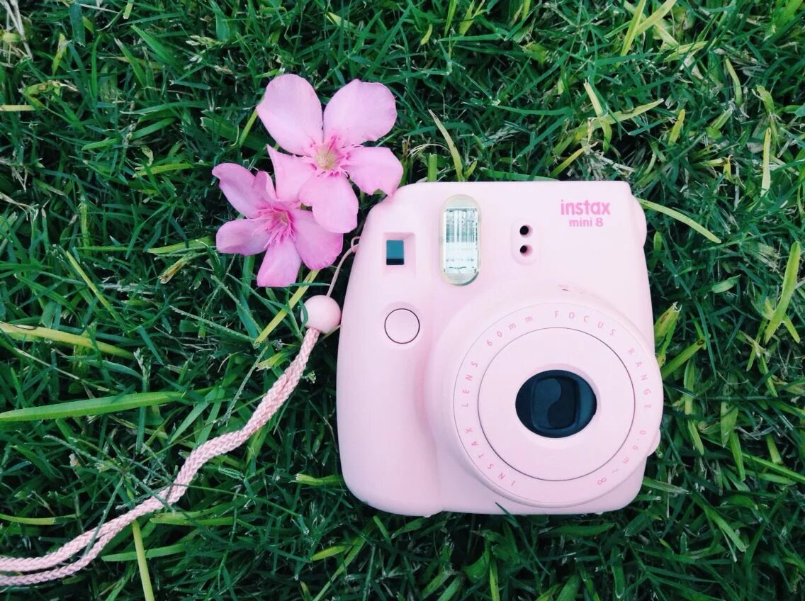 Полароид instax. Полароид instax mini. полароид фотоаппарат fujifilm instax mini 8. полароид инстакс розовый. fujifilm instax polaroid mini.