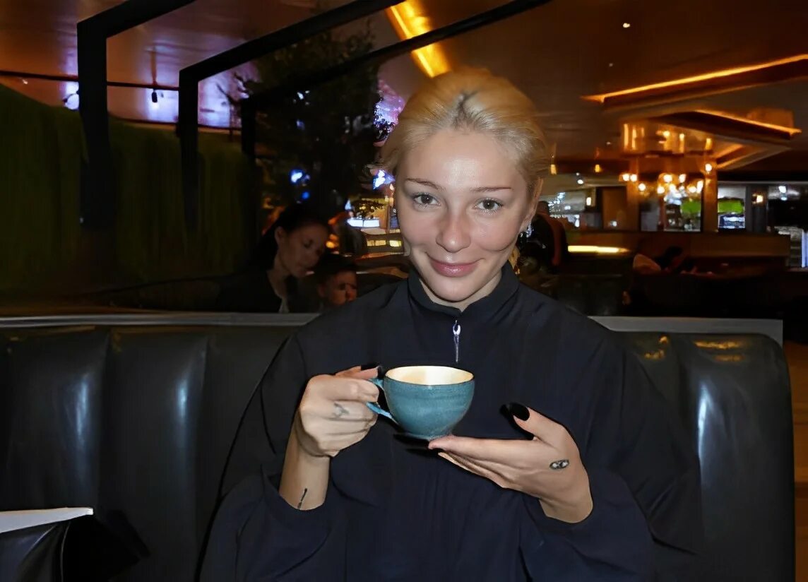 Настя ивлеева вечерний ургант. Ивлеева 2020. Вечер нкп ивлеевой. Шоу ивлеевой. Настя ивлева вечерний ургант.