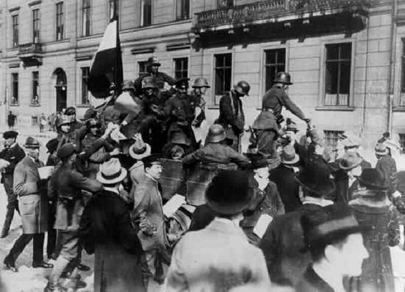 Что такое пивной путч. Пивной путч в мюнхене 1923. адольф гитлер пивной путч. пивной путч в германии в 1923. пивной путч 1923 гитлер.
