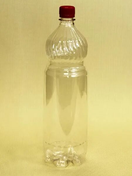 Бутылка 1.5 л купить. Бутылка ПЭТ 5л. Пластиковая бутылка 1 литр. Бутылка 1.5 литра. Пластмассовая бутылка 1.5 литра.