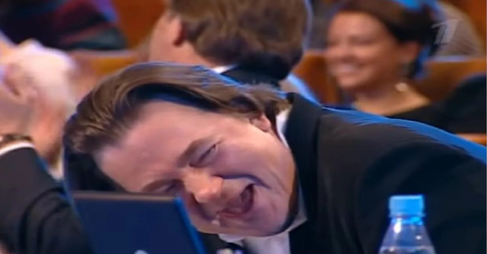 Смех квна