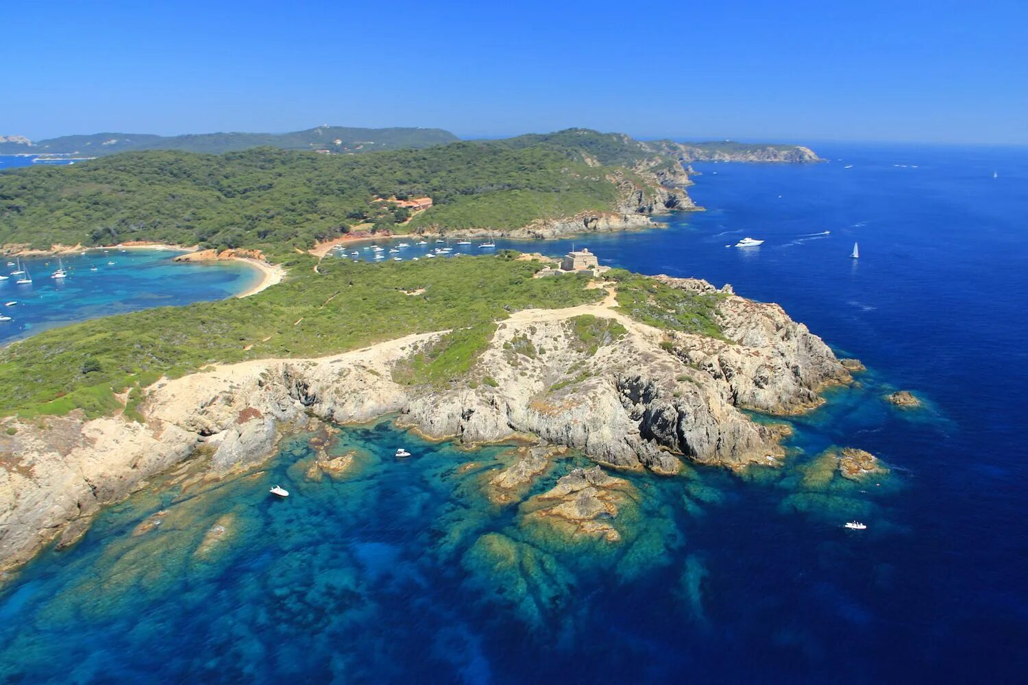 Поркероль. Корсика мыс ревеллата. Porquerolles. Остров корсика во франции. Франция и острова.