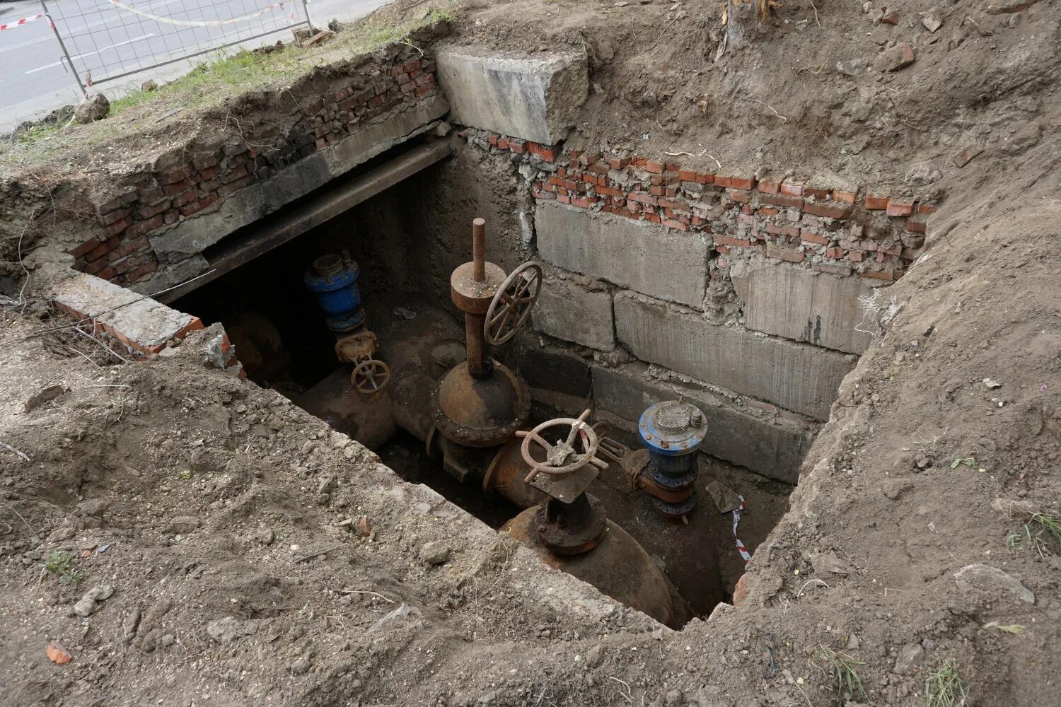 Водоснабжение Саратов Кировский район. Водоснабжение города. Отключение водоснабжения. Отключение воды в Севастополе. Отключили воду самара