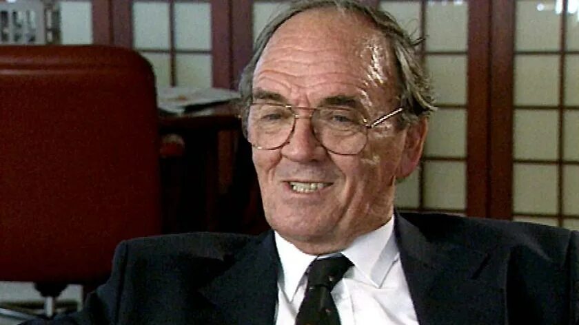 Tom burns. Томас бернс. Том бернс менеджмент. Tom burns (sociologist) и сталкер. Tom burns.