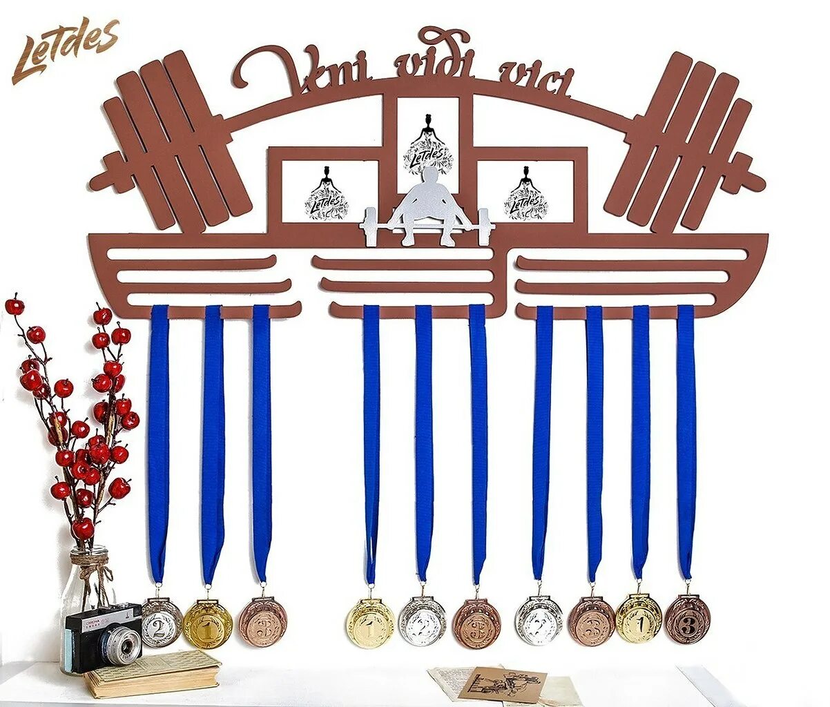 медальница 3d модель. медальница фанера. крючок для медалей спортивных. полка под медали деревянная. медальницы каратэ киокушинкай.