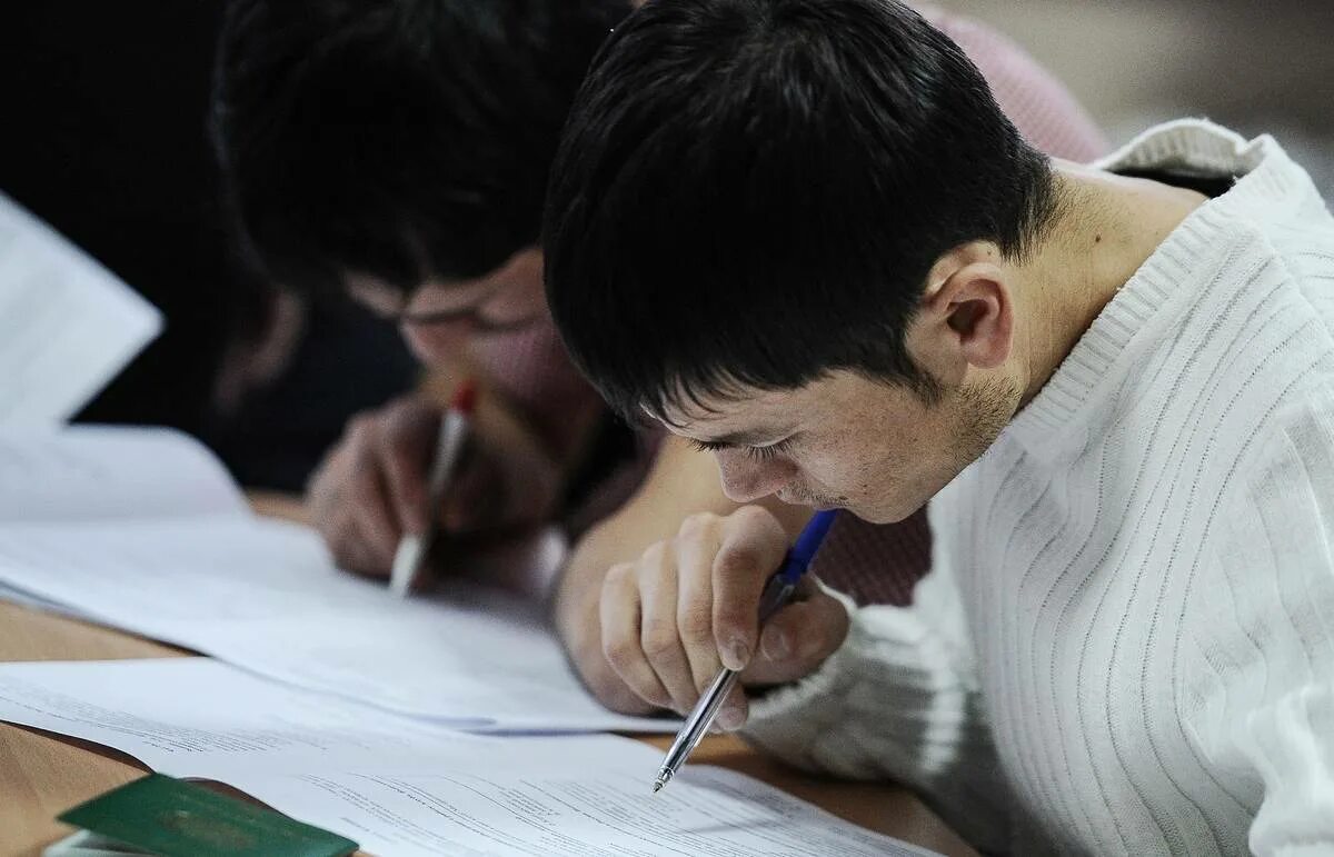 Центр тестирования языка. Экзамен по русскому языку для иностранных граждан. Центр тестирования языка. Центр тестирования иностранных граждан. Тестирование мигрантов.