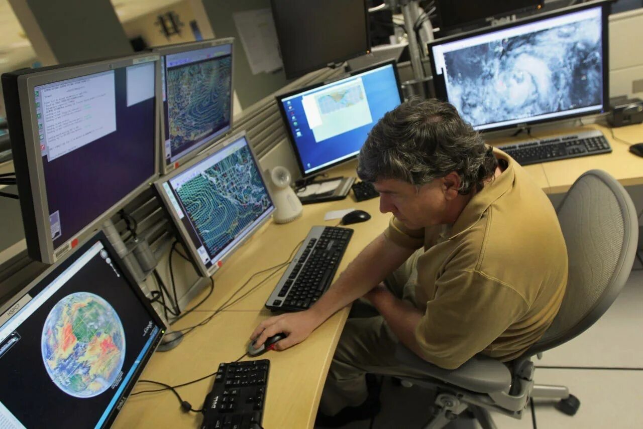 Специальность картография и геоинформатика. Синоптики профессия. Воейков географ. География основные знания. Воейков (1842--1916).