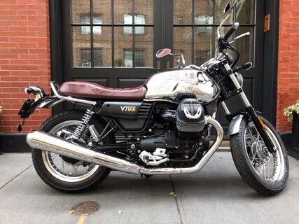 Moto guzzi v7