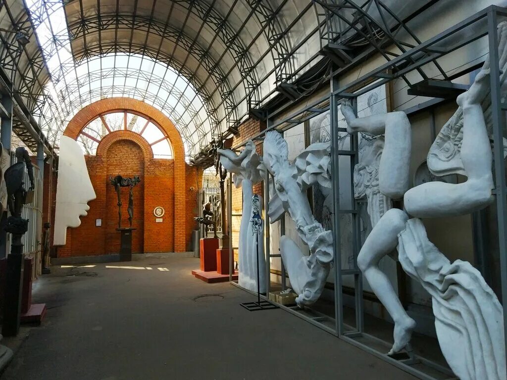 самые известные музеи москвы. музеи москвы работают сейчас. ассоциация частных и народных музеев россии. государственный исторический музей, москва, красная площадь. семенов);.