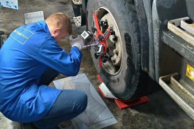 Как делается сход развал. Сход развал камаз 53501. развал схождение камаз 43 10. схождение колес на грузовике. схождение на грузовых автомобилях своими руками.