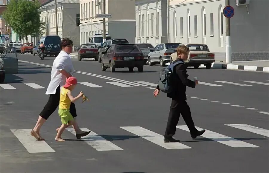 Идти несмотря по сторонам. Идти несмотря по сторонам