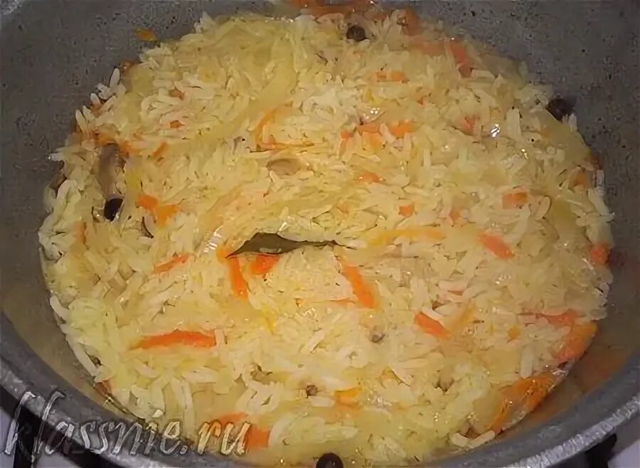 Тушеная капуста с рисом. Капуста с фаршем. Рис с капустой и курицей. Капуста с рисом тушеная на сковороде. Ленивые голубцы с пекинской капустой.