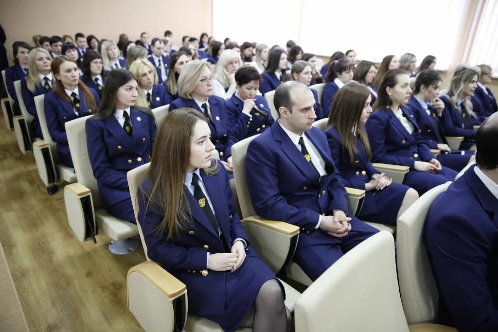 Форма секретаря судебного заседания. Форма секретаря суда. Форма аппарата суда. Форма сотрудников судов. Новая форма суда