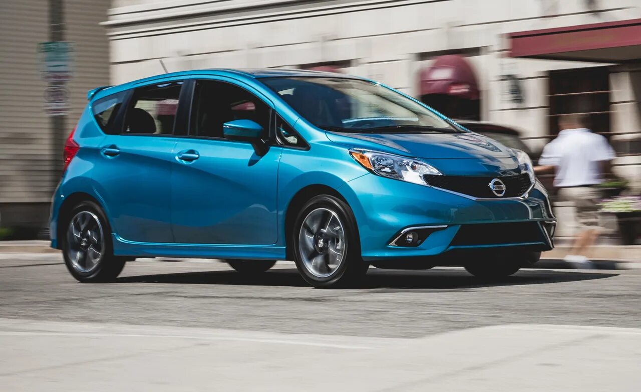 Nissan Note 2015. Nissan Nite 2015. Nissan Versa Note 2015.