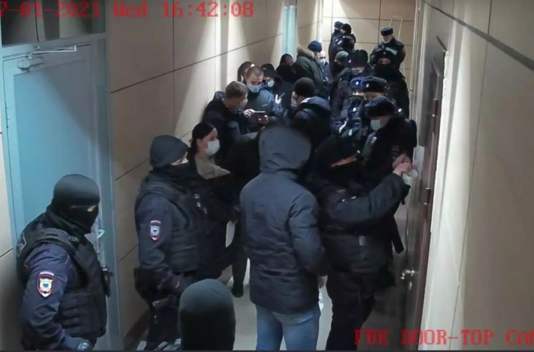 Пришли обыском