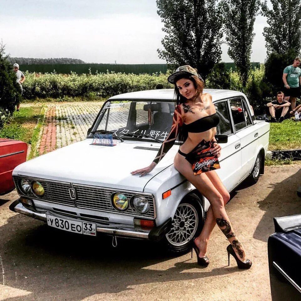 В подмосковье 19 летняя девушка на жигулях. Фотосессия с жигулями. девушки и жигули. баба в жигулях. днюевченки и жигули.