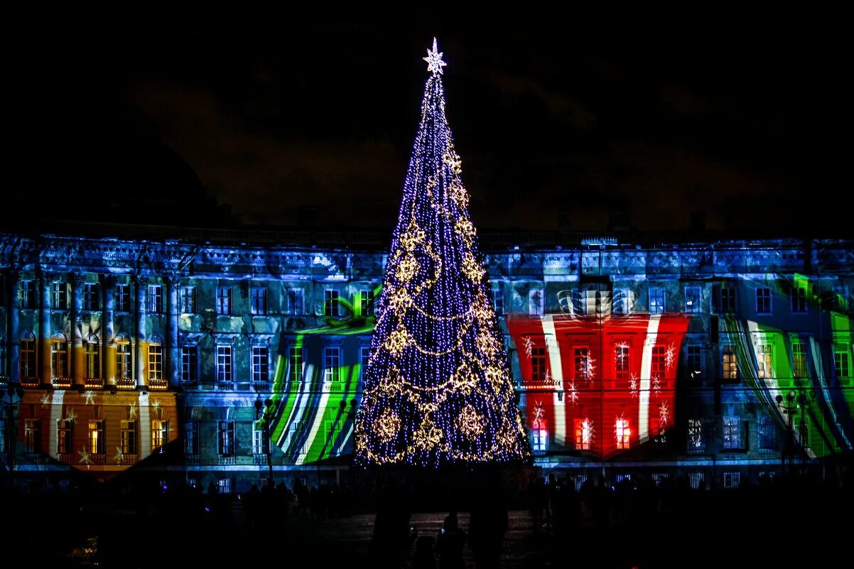 где в россии первыми встречают новый год. фестиваль путешествие в рождество 2021-2022. тверская площадь москва новый год 2022. тверская площадь москва 2022. карта россии новый год.