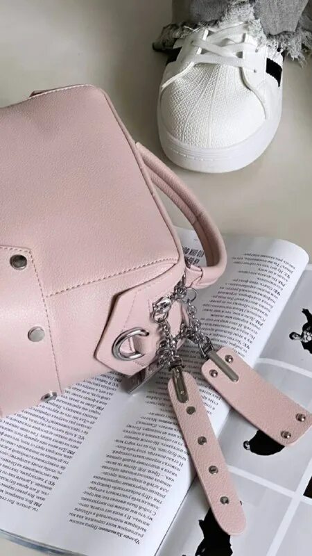 съемный хаер в сумке мошенницы 5 букв. съемный хаер в сумке мошенницы 5 букв. Lv keepall 45. мошенник с сумкой. доставщик еды эстетика.