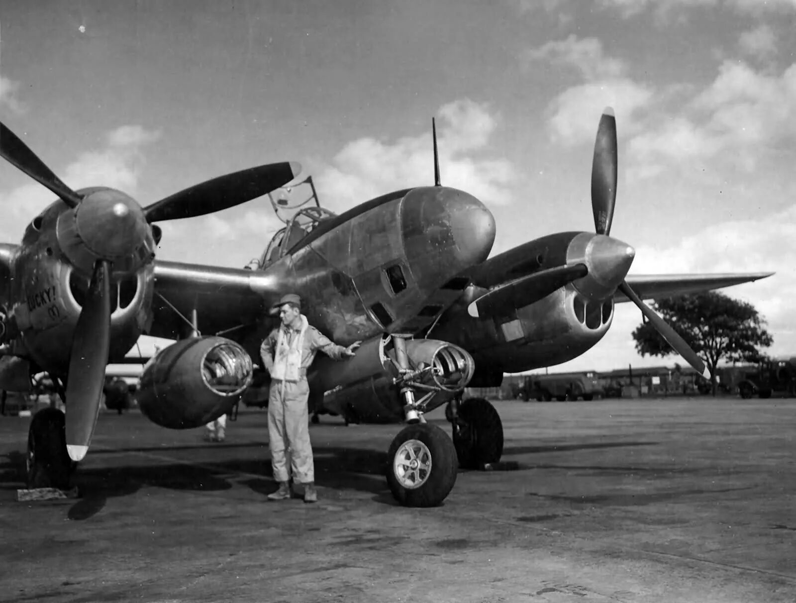 История п 38 5 класс. Самолет п 38 Лайтинг. P-38 F-5b Лайтнинг. P38 Lightning Антуана де сент Экзюпери. Локхид p-38 «Лайтнинг» f-5b-1-lo.