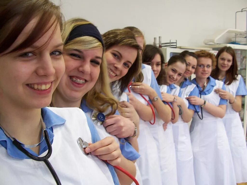 Медсестры урологии. Много медсестер. Студентки медики. Медсестра Россия. Медсестра фото.