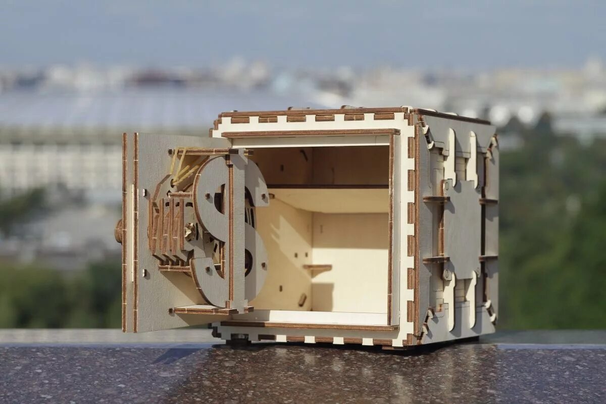 Конструктор сейф. Сборная модель ugears сейф. сейф югирс. конструктор ugears сейф. сейф ugear модель.